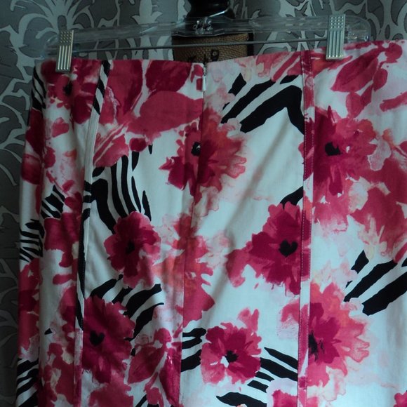 FUN AND TROPICAL LOOKING SKIRT - Picture 6 of 6